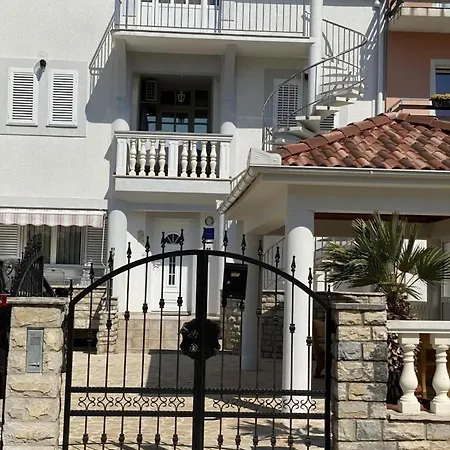 Belafuza In Διαμέρισμα *